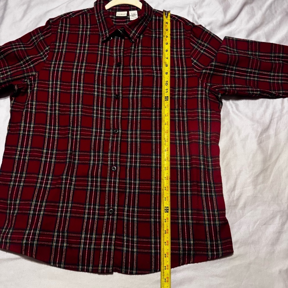 L.L. Bean Men's Red and Green Plaid Button Down Shirt - Picture 9 of 9